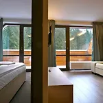 Riverside Hotel