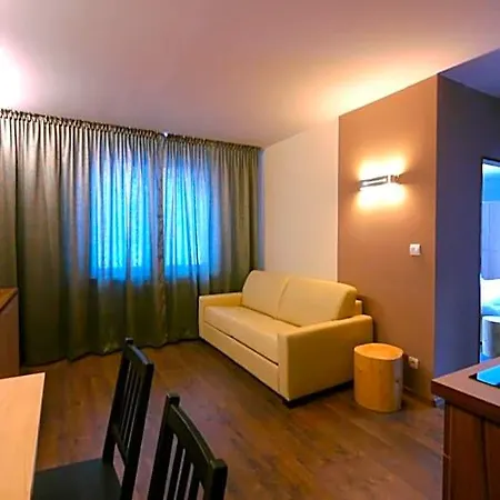 Riverside Hotel 3*