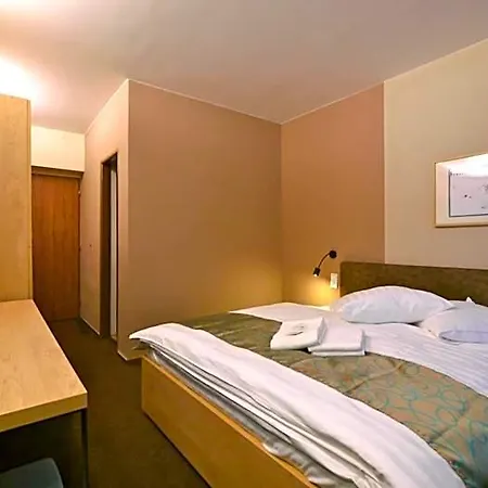 Riverside Hotell 3*